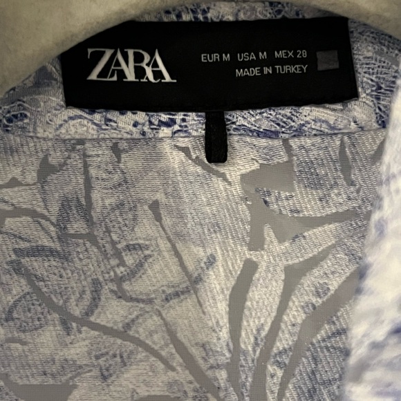DEVORÉ PRINTED SHIRT, Zara | Size Medium - Picture 7 of 8